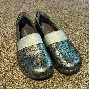 Alegria Glee Chain Mail Silver Clogs